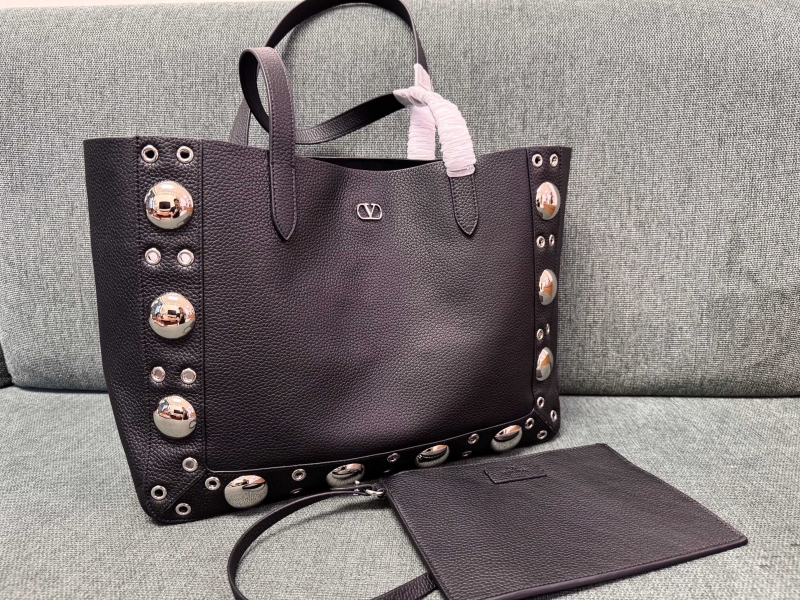 Va1e*ntin0 shopping bag